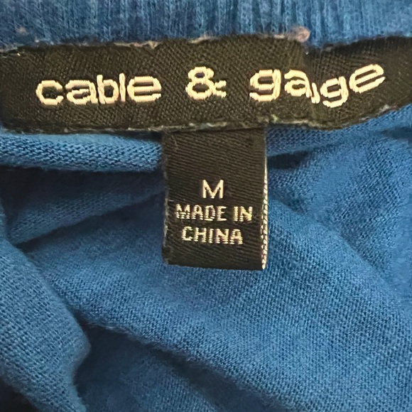 Adorable Blue Top 💙 - Picture 3 of 4